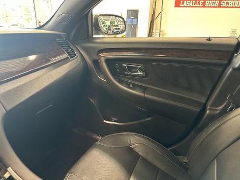 Used 2016 Ford Taurus Limited FWD image 24