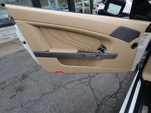 Used 2015 Aston Martin V8 Vantage S image 12