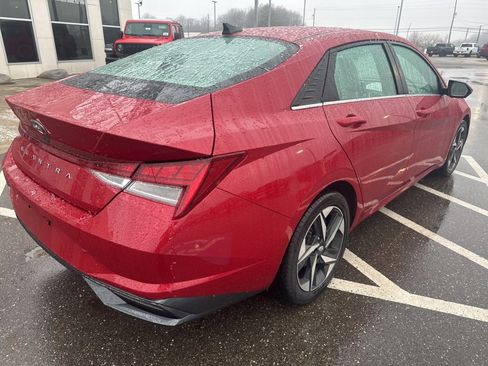 Used 2022 Hyundai Elantra SEL w/ Convenience + Premium Package image 13