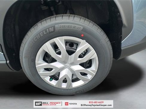 New 2026 Toyota Corolla Cross L image 18