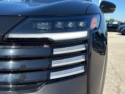 New 2026 Nissan Kicks SR image 12