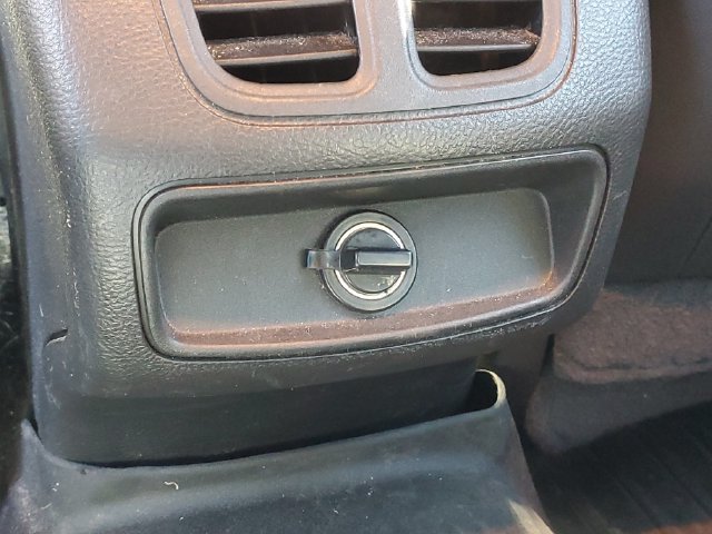 Used 2016 Ford Taurus SEL w/ Equipment Group 201A FWD image 25