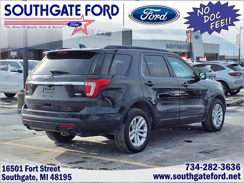 Used 2016 Ford Explorer Base image 2