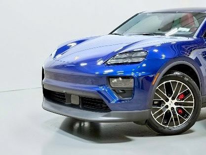 Used 2025 Porsche Macan 4S Electric w/ Premium Package AWD/4WD image 2