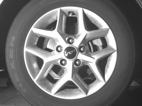 Used 2025 Kia Soul LX w/ LX Technology Package FWD image 13
