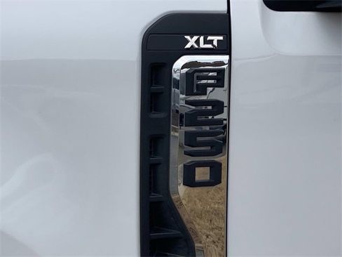 Used 2025 Ford F250 XLT image 11