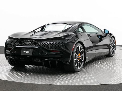 Used 2023 McLaren Artura image 17