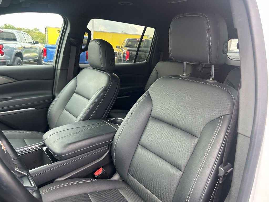 Used 2025 Chevrolet Traverse LT FWD image 15