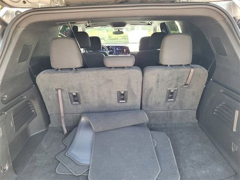 Used 2024 Chevrolet Traverse LT image 27