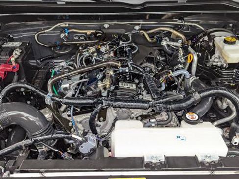 Used 2025 Toyota Tacoma SR image 30