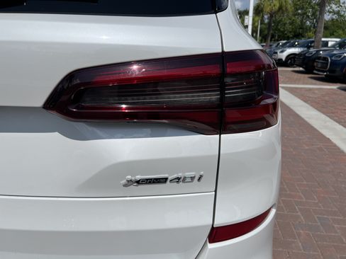 Used 2021 BMW X5 xDrive40i w/ M Sport Package AWD/4WD image 45