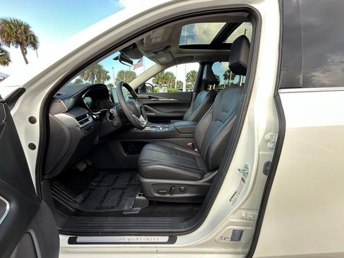 Used 2025 INFINITI QX60 Luxe FWD image 16