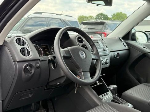 Used 2010 Volkswagen Tiguan SE AWD/4WD image 10