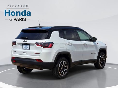 Used 2025 Jeep Compass Trailhawk AWD/4WD image 4