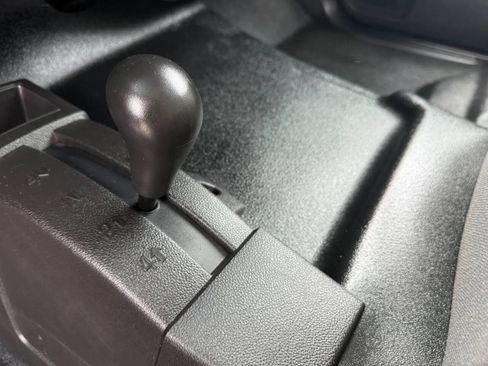 Used 2019 Chevrolet Silverado 2500 W/T AWD/4WD image 15