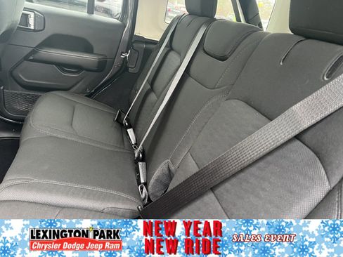 Used 2020 Jeep Wrangler Unlimited Sahara image 10