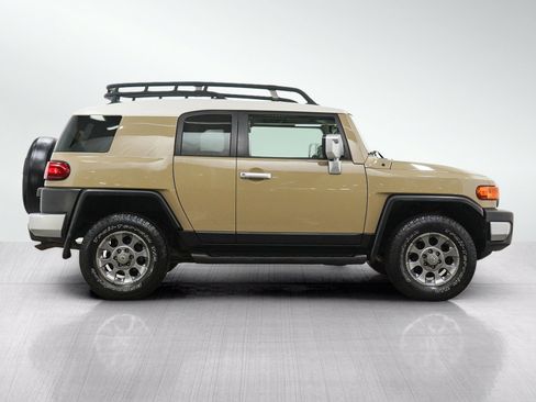 Used 2011 Toyota FJ Cruiser 4WD w/ Upgrade Pkg image 6