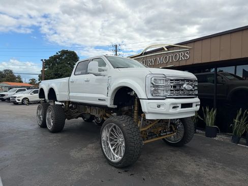 Used 2025 Ford F550 4x4 Crew Cab Super Duty image 2