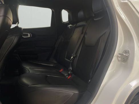Certified 2025 Jeep Compass Trailhawk AWD/4WD image 14