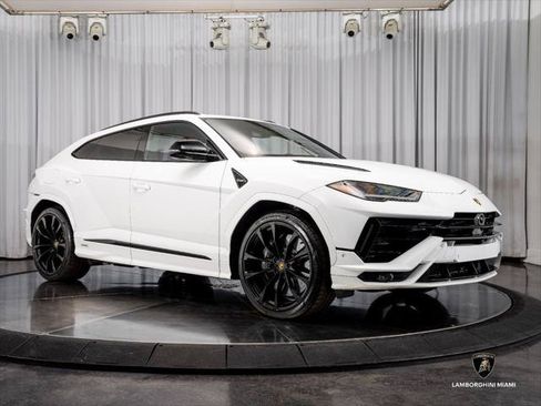 Used 2024 Lamborghini Urus S AWD/4WD image 2