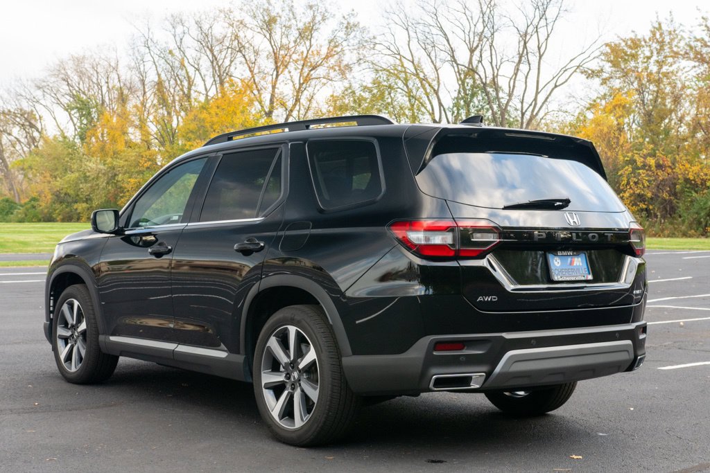 Used 2024 Honda Pilot Elite image 4