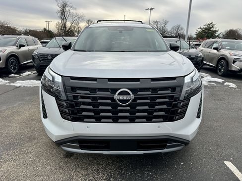 New 2026 Nissan Pathfinder SL image 10