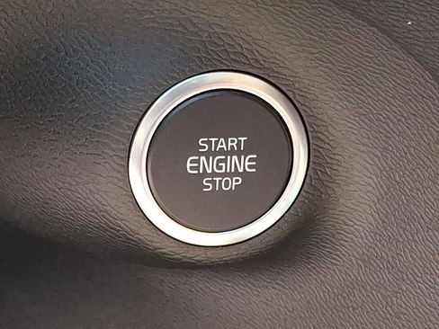 New 2026 Volvo XC40 B5 Plus w/ Protection Package Premier image 15