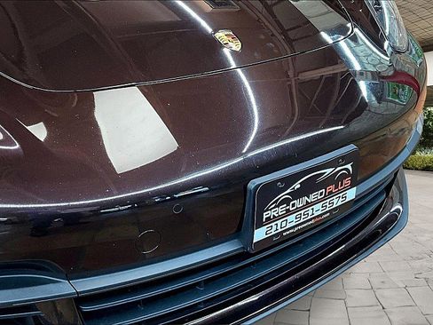 Used 2019 Porsche Panamera w/ Premium Package image 28