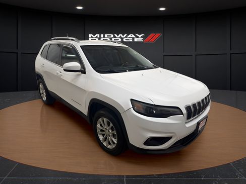 Used 2019 Jeep Cherokee Latitude w/ Cold Weather Group AWD/4WD image 1