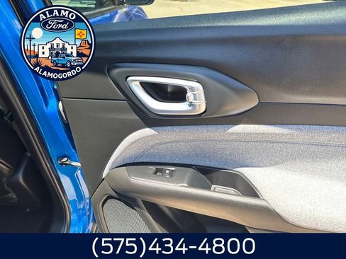 Used 2024 Jeep Compass Latitude image 19