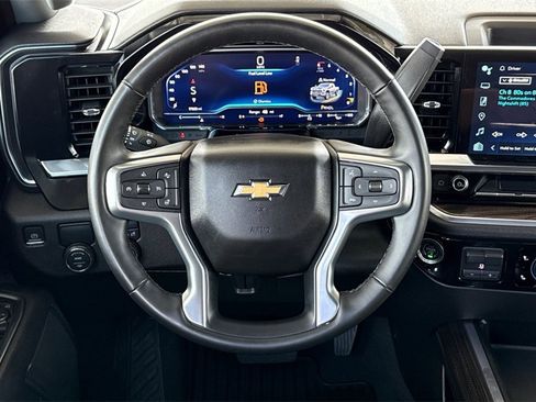 Used 2024 Chevrolet Silverado 2500 LT w/ Convenience Package image 21