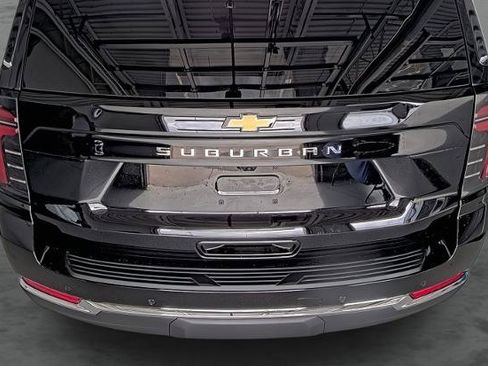 New 2026 Chevrolet Suburban LS image 12