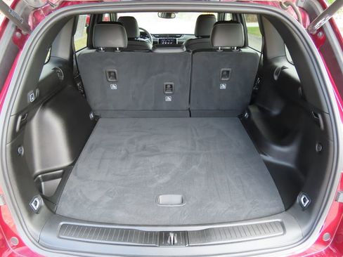 Certified 2024 Jeep Grand Cherokee Altitude image 16