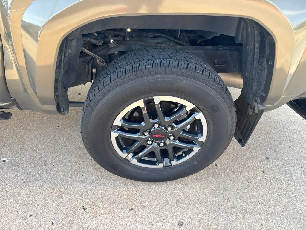 Used 2024 Toyota Tacoma TRD Sport RWD image 9