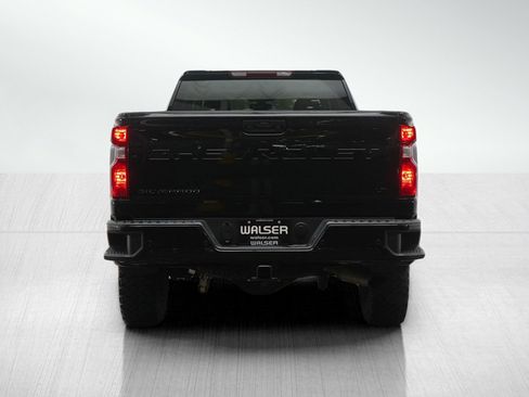 Used 2022 Chevrolet Silverado 2500 LT w/ Midnight Edition AWD/4WD image 4