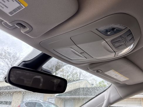 Used 2023 Chrysler Pacifica Touring-L FWD image 24