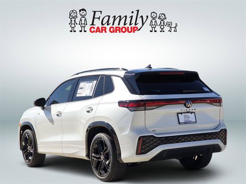 New 2026 Volkswagen Tiguan SE R-Line image 3