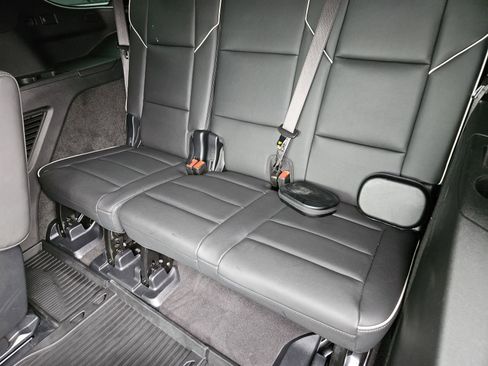 Certified 2025 Cadillac Escalade Sport w/ LPO, Floor Liner Package image 32