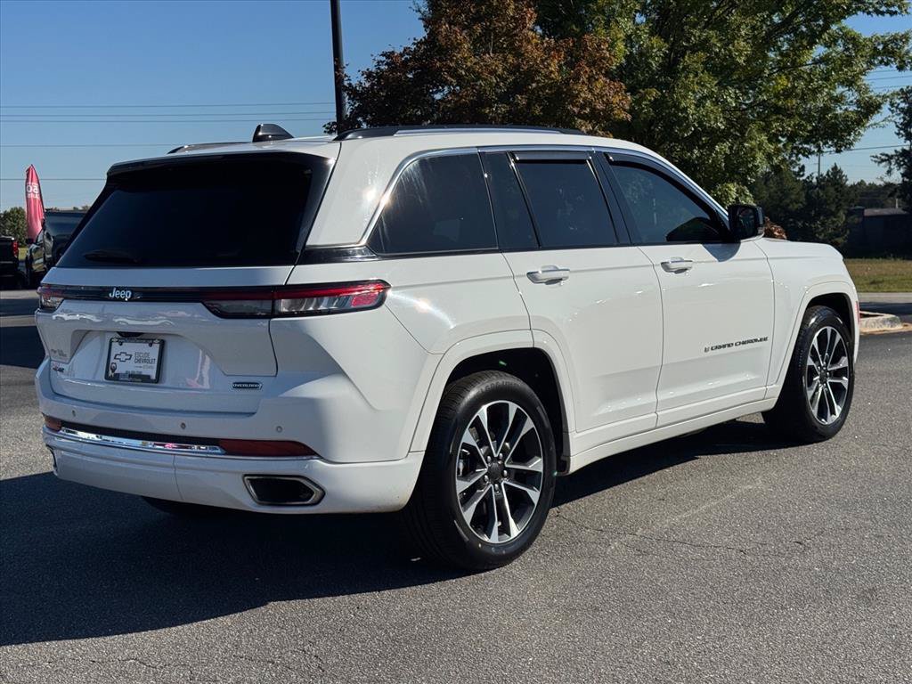 Used 2023 Jeep Grand Cherokee Overland AWD/4WD image 3