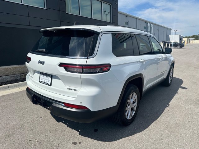 Used 2022 Jeep Grand Cherokee L Limited w/ Luxury Tech Group II AWD/4WD image 3