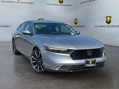 Used 2023 Honda Accord Touring image 3