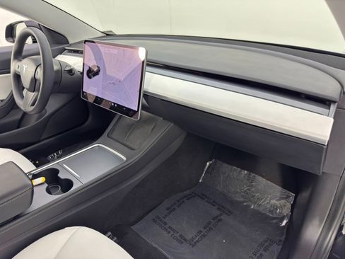 Used 2021 Tesla Model 3 Standard Range Plus image 15