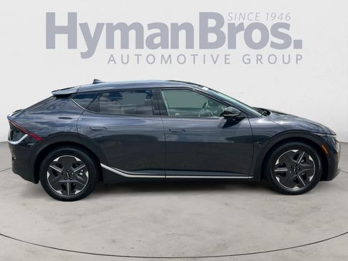 Certified 2025 Kia EV6 Light w/ Light LR Technology Package RWD image 2