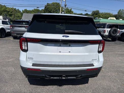 New 2026 Ford Explorer ST-Line w/ ST-Line Street Pack AWD/4WD image 16