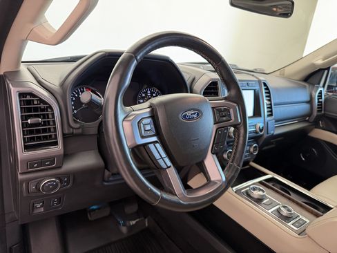 Used 2018 Ford Expedition Max Platinum AWD/4WD image 4