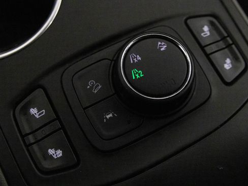 Used 2020 GMC Terrain SLT image 27