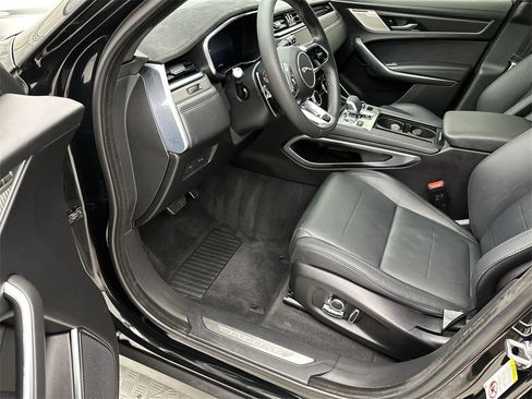 Used 2023 Jaguar F-PACE SVR image 11