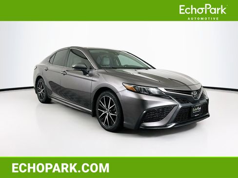 Used 2023 Toyota Camry SE image 1