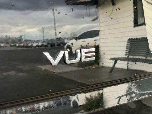 Used 2004 Saturn Vue AWD V6 w/ Leather Appointments Pkg image 6