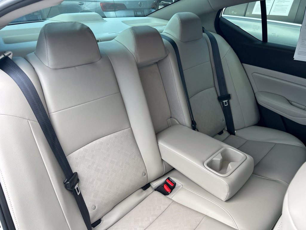 Used 2024 Nissan Altima 2.5 SL FWD image 49